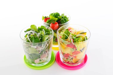 Taze ve lezzetli sebze salatası