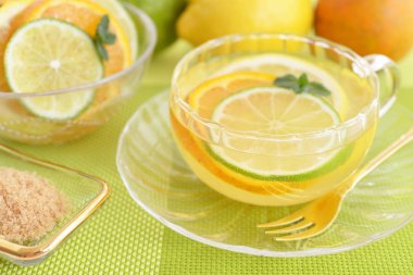 Bir fincan çay narenciye ile