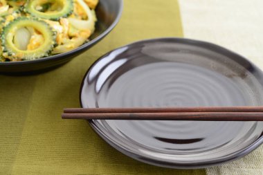 Okinawa mutfağı, acı kavun karıştırın kızarmış