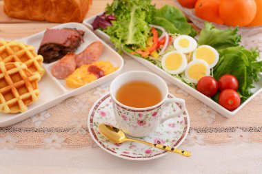 sağlıklı ve lezzetli kahvaltı