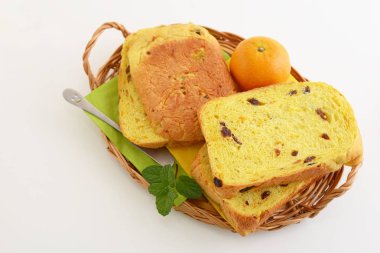 Ekmek ile taze meyve