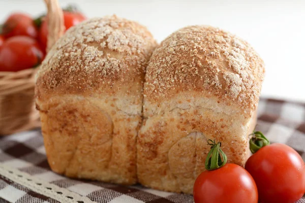 Хліб Вишневими Помідорами — стокове фото