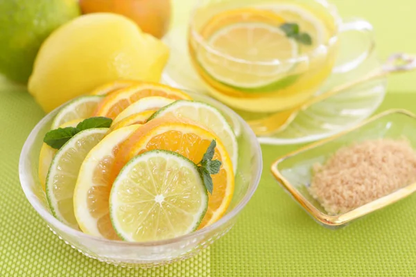 Bir fincan çay narenciye ile