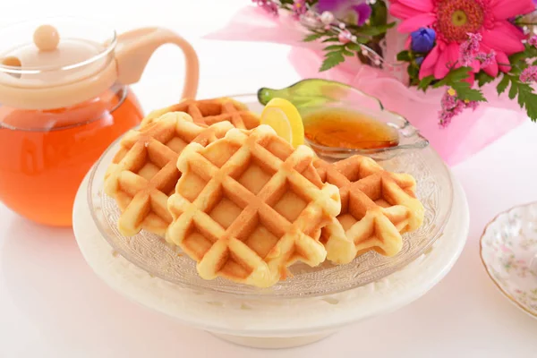 Delicious Waffles Pot Tea — Stock Photo, Image