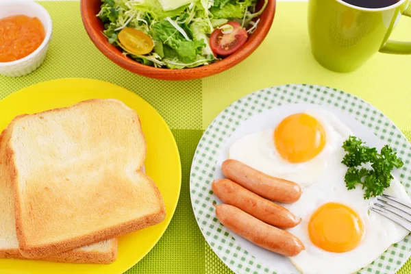 Taze ve lezzetli bir kahvaltı