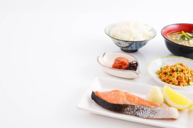 Lezzetli geleneksel Japon yemekleri.