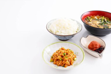 Lezzetli geleneksel Japon yemekleri.