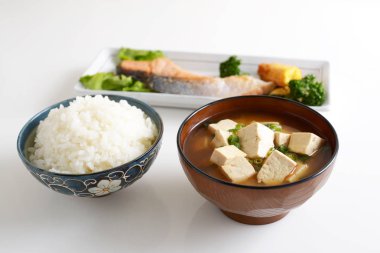 Miso çorbası, pirinç ve garnitür ile lezzetli breakfast