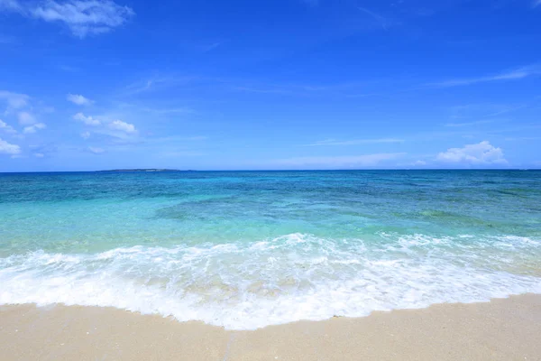 沖縄の青い空と海 — ストック写真