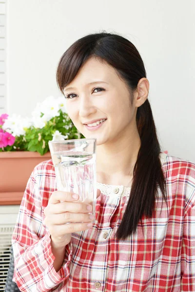 Woman Drinking Glass Water — Stock Photo, Image