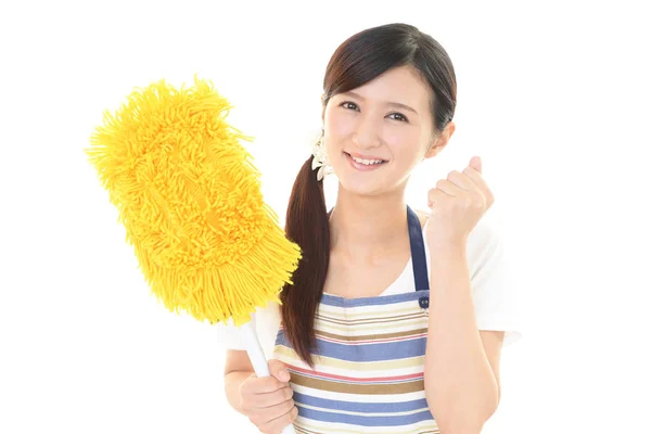 Sorrindo Mulher Posando Com Suprimentos Limpeza — Fotografia de Stock