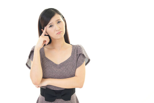 Женщина с беспокойным взглядом
