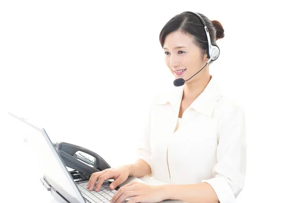 Operatore Call Center Sorridente — Foto Stock