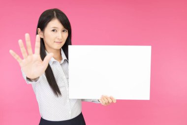 Dur işareti yapma kadın portresi