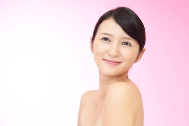 Çekici Asyalı genç kadın