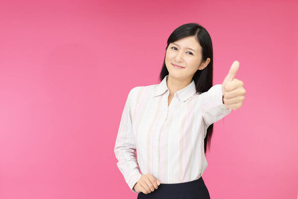 Smiling Woman Thumbs — Stock Photo, Image