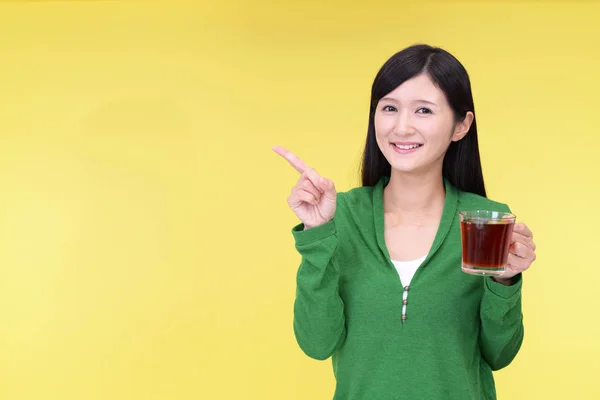 Woman Enjoys Having Tea — Stock Photo, Image