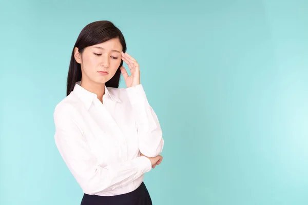 Mujer Asiática Siente Cansada Estresada —  Fotos de Stock