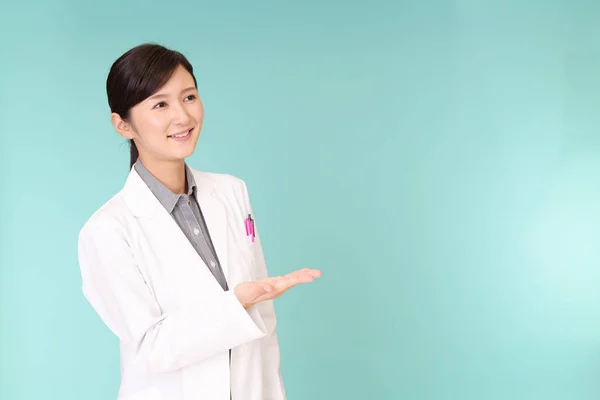 Asian Pharmacist Showing Something Palm Her Hand — Stock Photo, Image