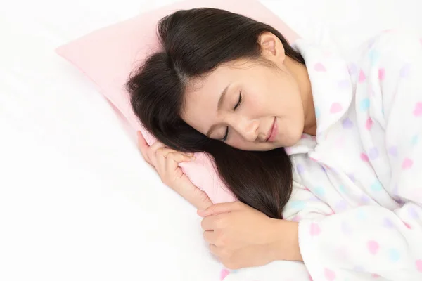 Wanita Tidur Tempat Tidur — Stok Foto