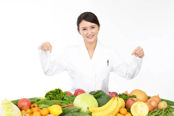Uśmiechający Się Zarejestrowany Dietetyk Owoców Warzyw — Zdjęcie stockowe