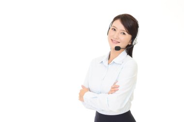 gülümseyen çağrı merkezi operatörü 