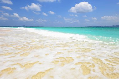 Güzel deniz ve gökyüzü Okinawa