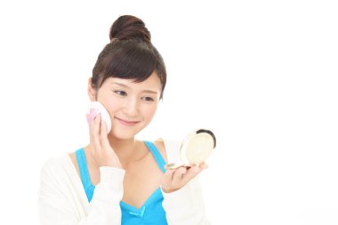 Güzel bir genç kadın olarak makyaj