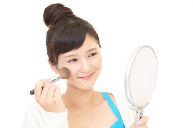 Güzel bir genç kadın olarak makyaj