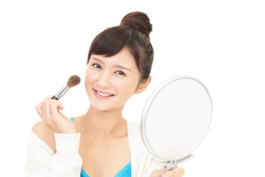 Güzel bir genç kadın olarak makyaj