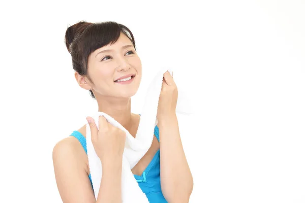 Mujer Joven Limpiándose Cara Con Una Toalla —  Fotos de Stock