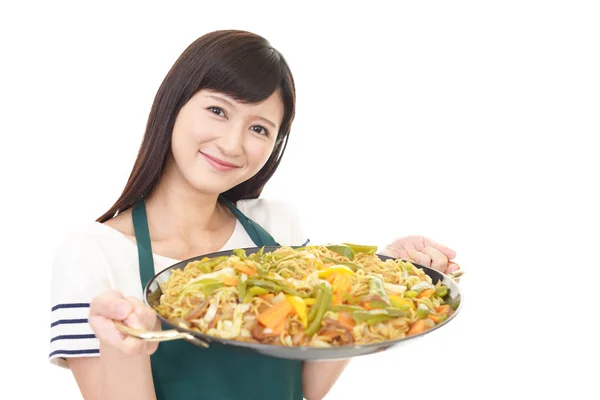 Eine Kellnerin Serviert Eine Mahlzeit — Stockfoto