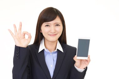 iş kadını ok el işareti ile