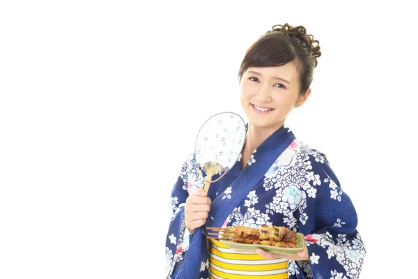Atrakcyjna Młoda Kobieta Ubrana Kimono Japońskie Lato — Zdjęcie stockowe