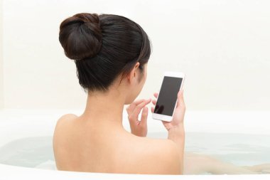 Rahatlatıcı banyo güzel ve genç birbayan