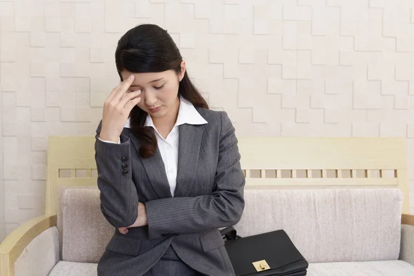 Asiática Mulher Negócios Está Sentindo Cansado Estressado — Fotografia de Stock