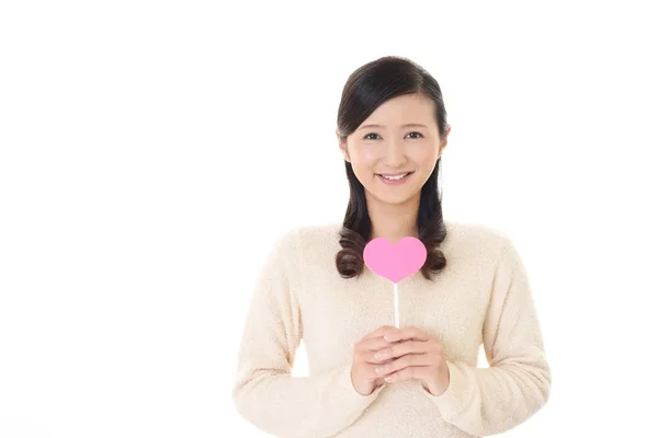 Sorrindo Mulher Segurando Rosa Coração Amor Símbolo — Fotografia de Stock