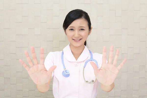 Krankenschwester Macht Stoppschild — Stockfoto