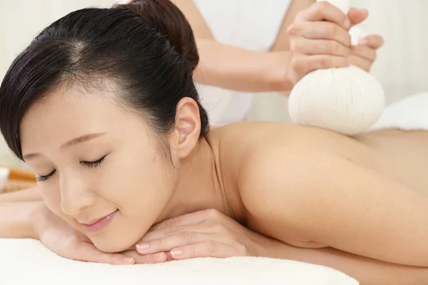 Beautiful Woman Enjoying Massage Spa Center — Stock Photo, Image