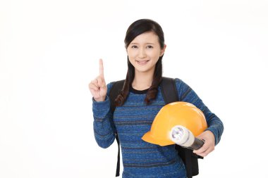 bir şey onu avucunun üzerinde gösterilen kadın