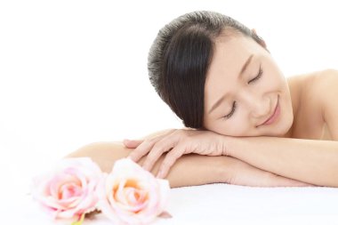 Rahat, güzel genç bayan.