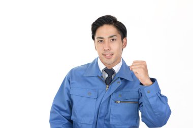 Asyalı işçi başarının tadını çıkarıyor