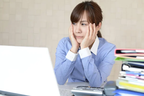 Asiática Mulher Negócios Está Sentindo Cansado Estressado — Fotografia de Stock