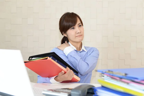 Business Woman Who Has Shoulder Pain — Stock Photo, Image