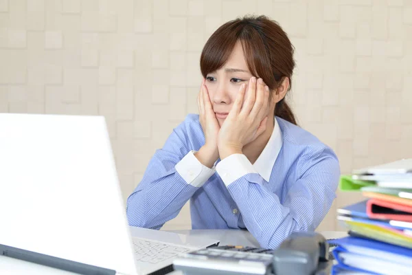 Asiática Mulher Negócios Está Sentindo Cansado Estressado — Fotografia de Stock