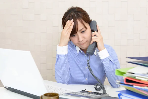 Asiática Mujer Negocios Siente Cansado Estresado —  Fotos de Stock