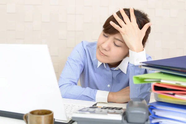 Asijské Obchodní Žena Cítí Unavená Stresu — Stock fotografie