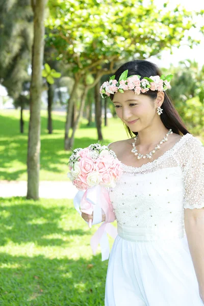 Hermosa Novia Encantadora Vestido Lujo —  Fotos de Stock