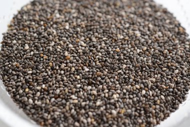 Siyah chia tohum yığını