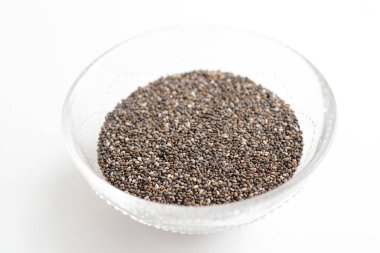 Bir kase içinde siyah chia tohum